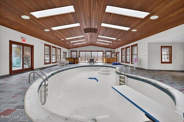 19 Carriage Lane, Brunswick, NY 12180