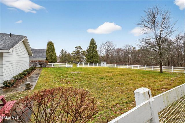 19 Carriage Lane, Brunswick, NY 12180