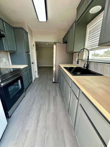 3203 Roosevelt Ave, Midland, TX 79703