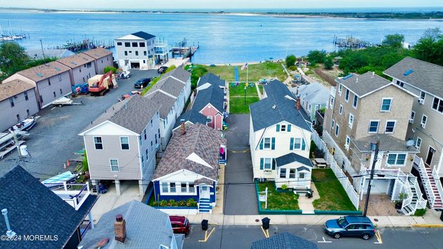 58 5th Street B, Highlands, NJ 07732