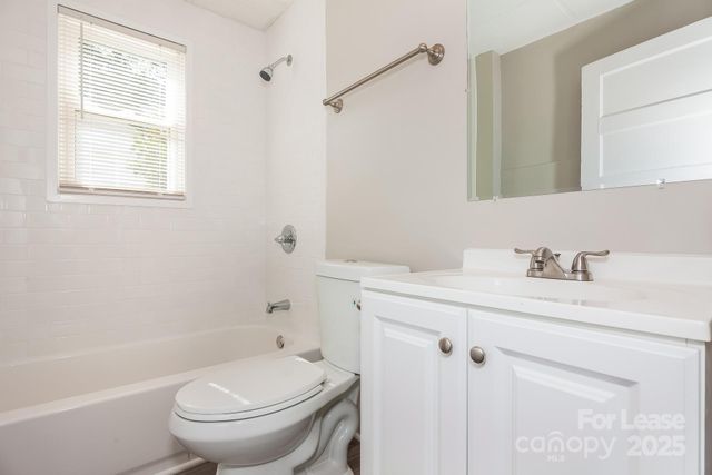 2208 Camp Greene Street, Charlotte, NC 28208