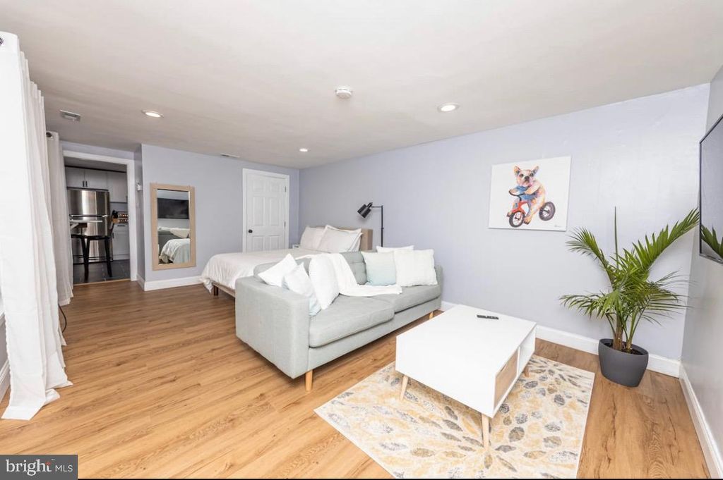 1527 GREEN ST #UNIT 3R, Philadelphia, PA 19130