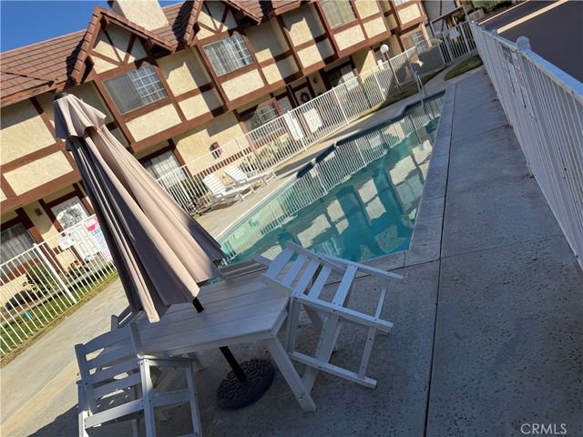 9325 Sunland Park Drive 2, Sun Valley, CA 91352