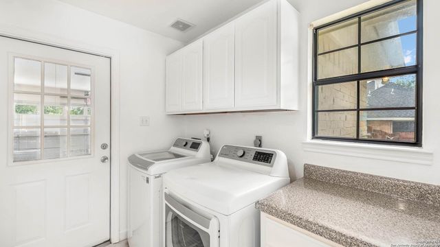 2204 Geneva, Castroville, TX 78009