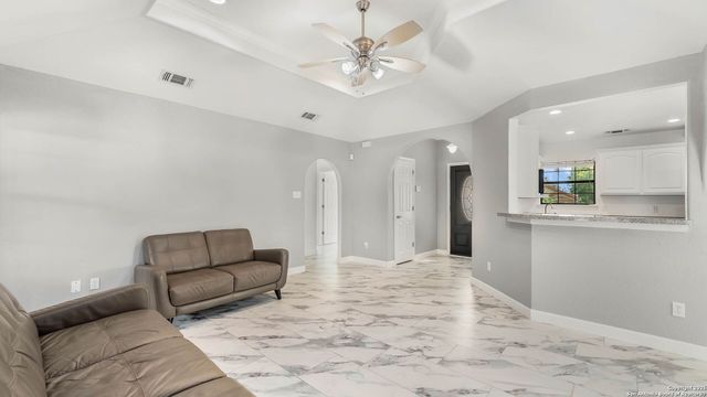 2204 Geneva, Castroville, TX 78009