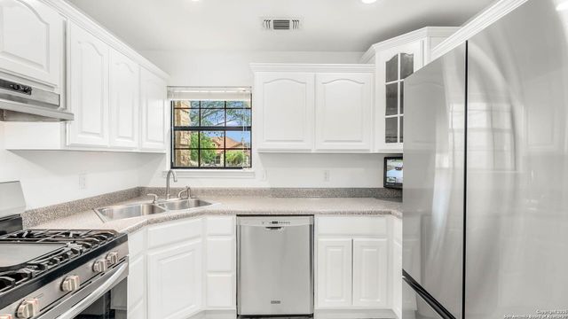 2204 Geneva, Castroville, TX 78009