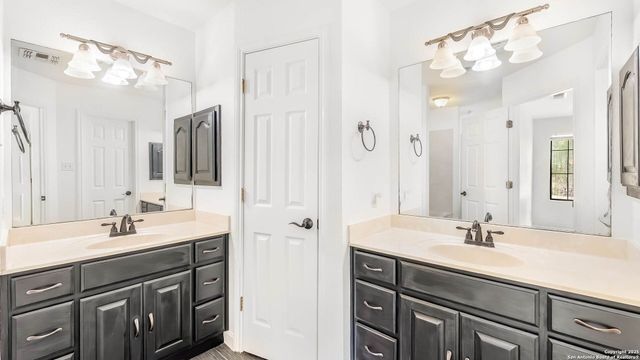 2204 Geneva, Castroville, TX 78009