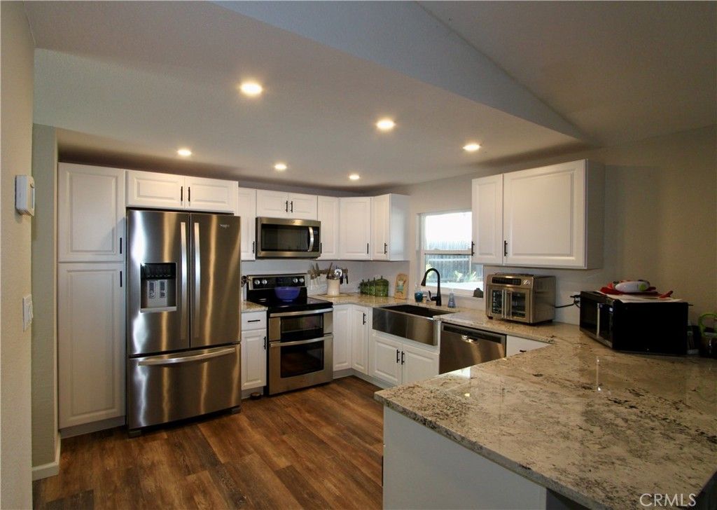 Image 12 of property listing at 3101 9th Street, Clearlake, CA 95422