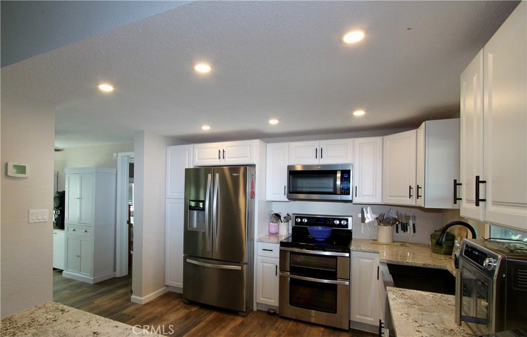 Image 14 of property listing at 3101 9th Street, Clearlake, CA 95422