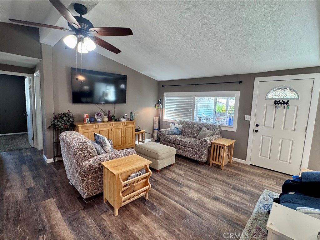 Image 4 of property listing at 3101 9th Street, Clearlake, CA 95422