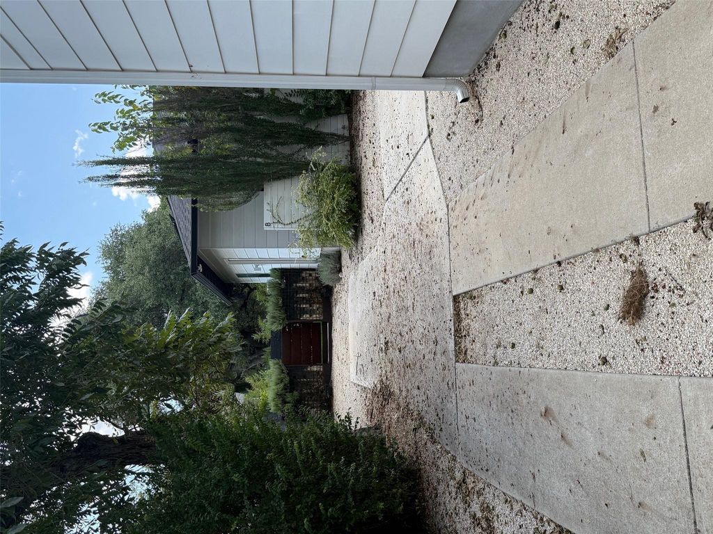 905 W Johanna ST B, Austin, TX 78704