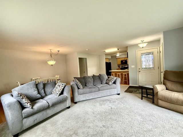 2250 N 103rd Street, Wauwatosa, WI 53226