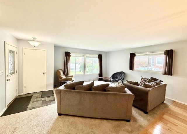 2250 N 103rd Street, Wauwatosa, WI 53226