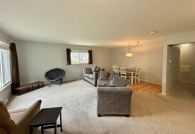 2250 N 103rd Street, Wauwatosa, WI 53226