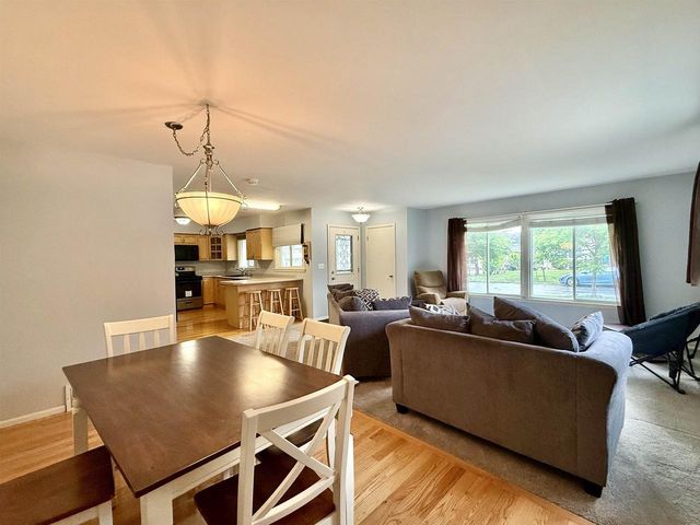 2250 N 103rd Street, Wauwatosa, WI 53226