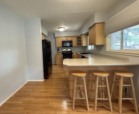 2250 N 103rd Street, Wauwatosa, WI 53226