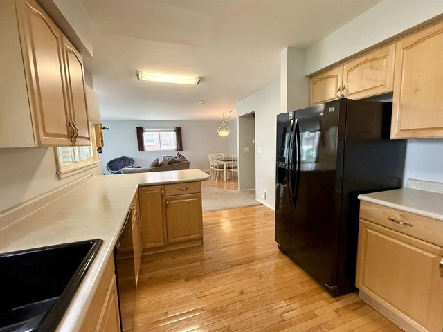 2250 N 103rd Street, Wauwatosa, WI 53226