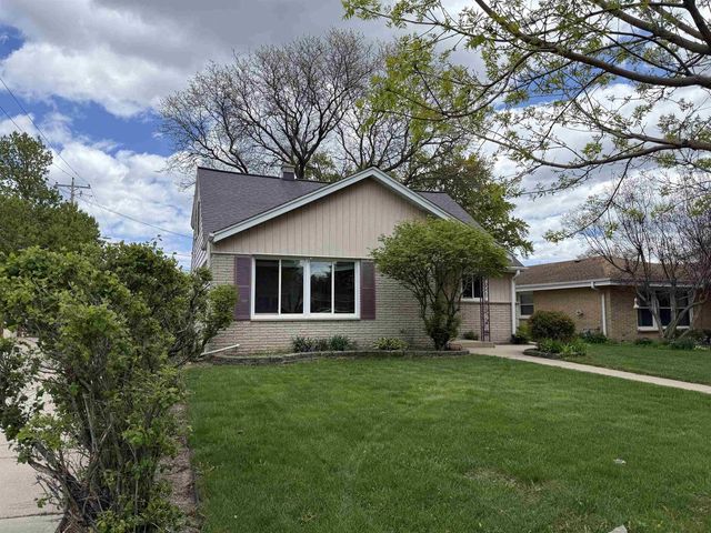 2250 N 103rd Street, Wauwatosa, WI 53226