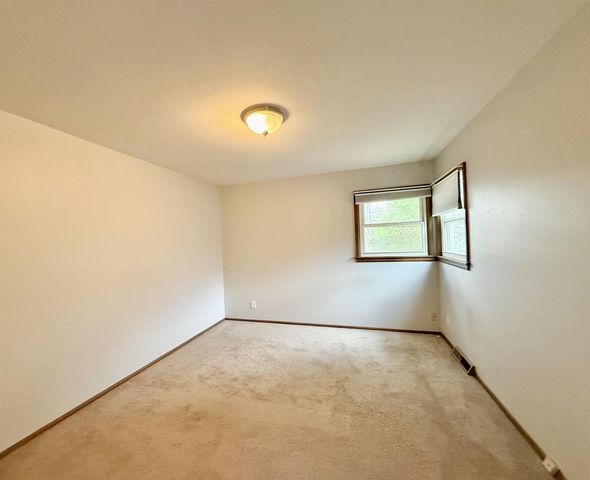 2250 N 103rd Street, Wauwatosa, WI 53226