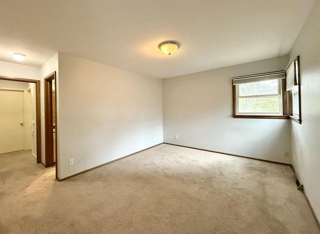 2250 N 103rd Street, Wauwatosa, WI 53226
