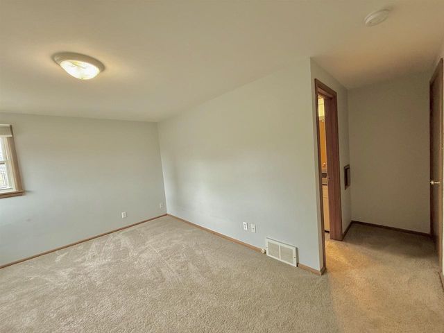 2250 N 103rd Street, Wauwatosa, WI 53226