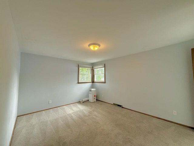2250 N 103rd Street, Wauwatosa, WI 53226