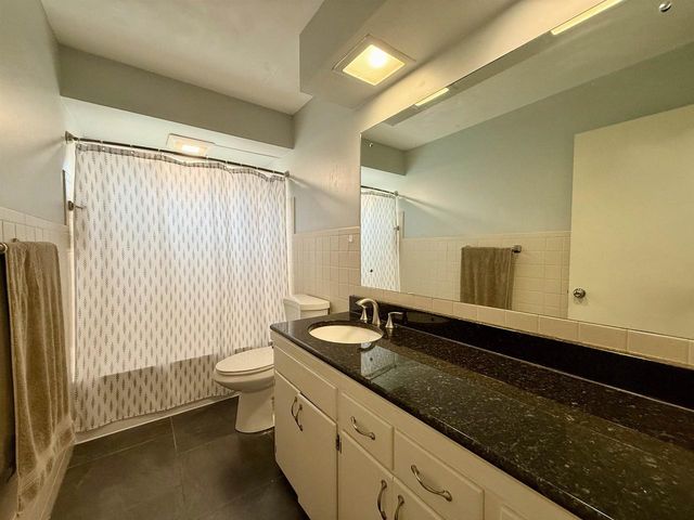 2250 N 103rd Street, Wauwatosa, WI 53226