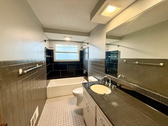 2250 N 103rd Street, Wauwatosa, WI 53226