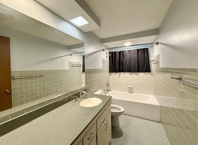 2250 N 103rd Street, Wauwatosa, WI 53226