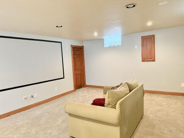 2250 N 103rd Street, Wauwatosa, WI 53226