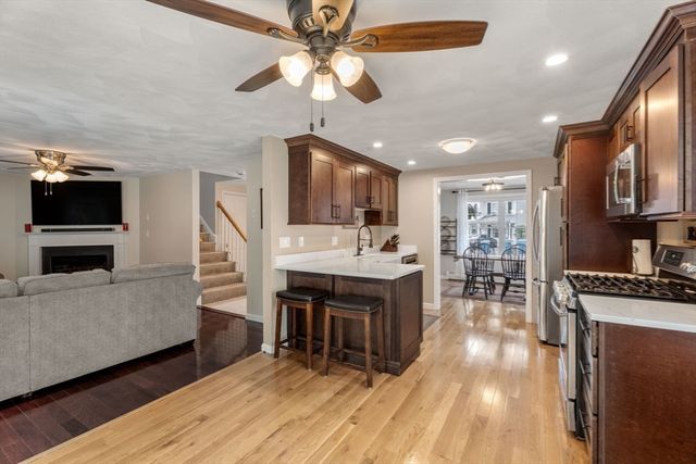 101 Orchard St, Tewksbury, MA 01876