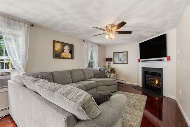 101 Orchard St, Tewksbury, MA 01876
