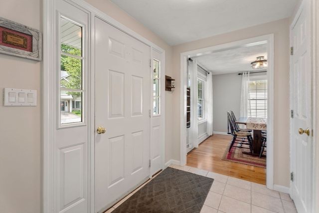 101 Orchard St, Tewksbury, MA 01876