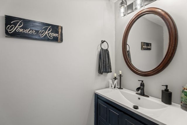 101 Orchard St, Tewksbury, MA 01876