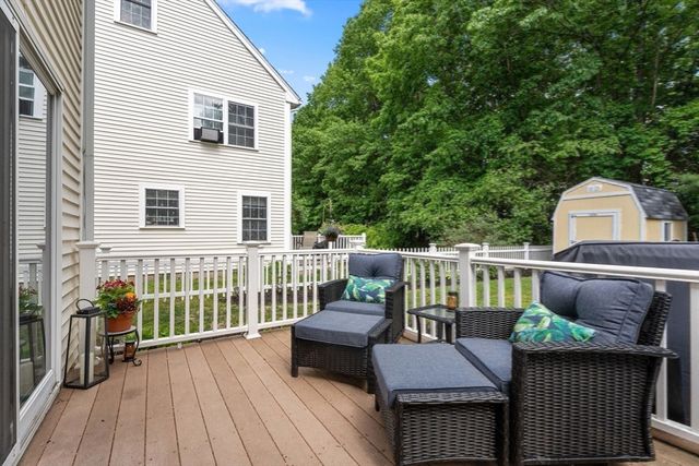 101 Orchard St, Tewksbury, MA 01876