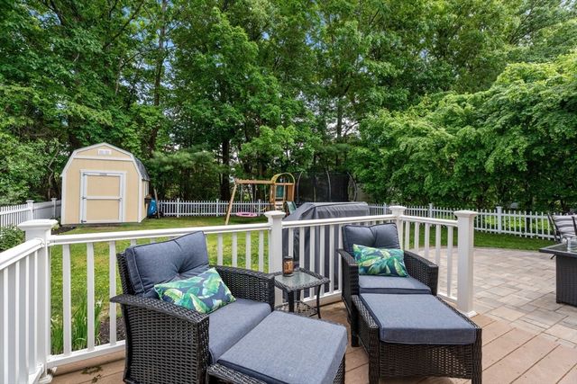 101 Orchard St, Tewksbury, MA 01876