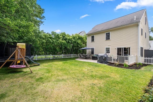 101 Orchard St, Tewksbury, MA 01876
