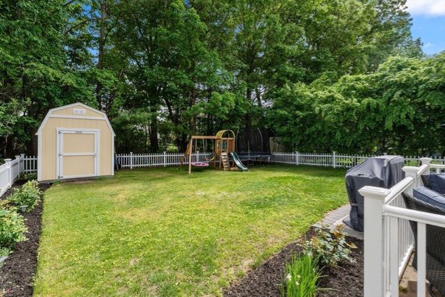 101 Orchard St, Tewksbury, MA 01876