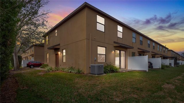 10235 VILLA PALAZZO COURT, Tampa, FL 33615