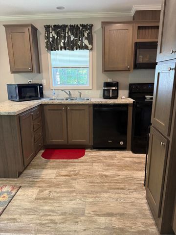 397 Phillips Drive, Freeport, FL 32439