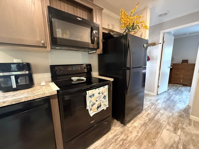 397 Phillips Drive, Freeport, FL 32439