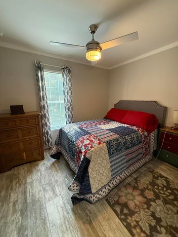 397 Phillips Drive, Freeport, FL 32439