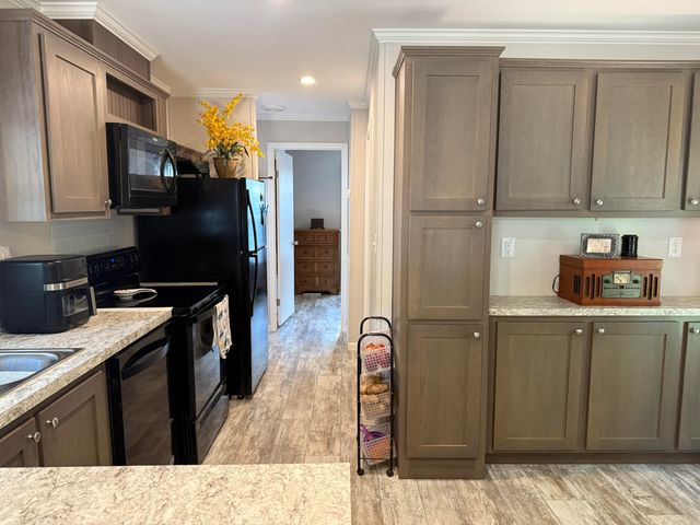 397 Phillips Drive, Freeport, FL 32439