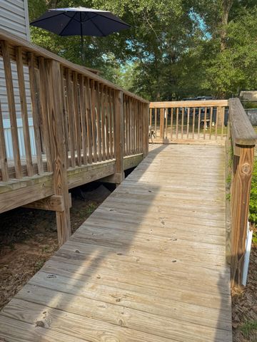 397 Phillips Drive, Freeport, FL 32439