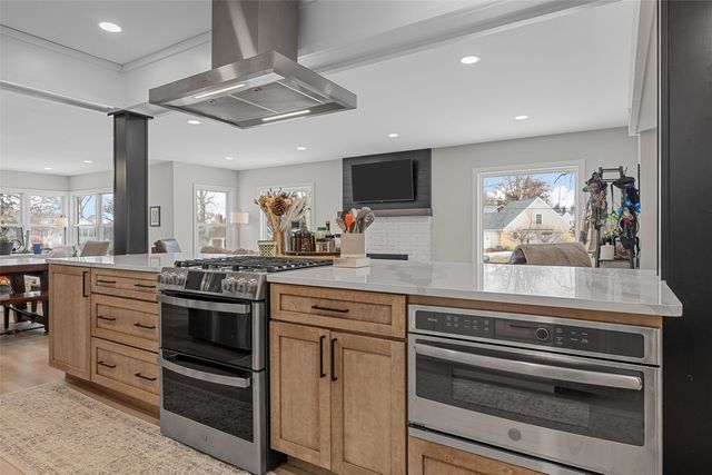 2451 Grande Avenue SE, Cedar Rapids, IA 52403