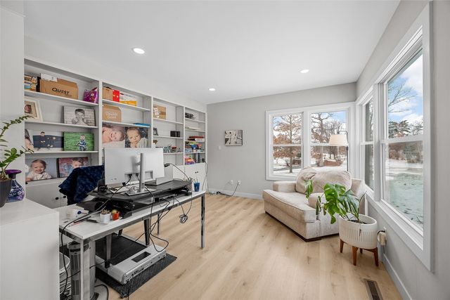 2451 Grande Avenue SE, Cedar Rapids, IA 52403