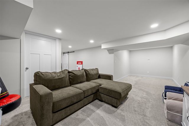 2451 Grande Avenue SE, Cedar Rapids, IA 52403