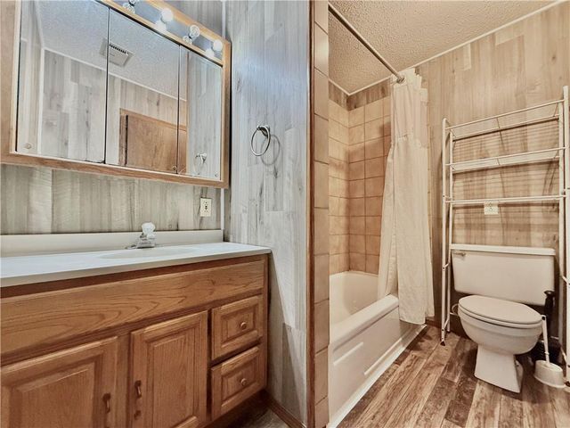 422 E THOMPSON Street, Maryville, MO 64468