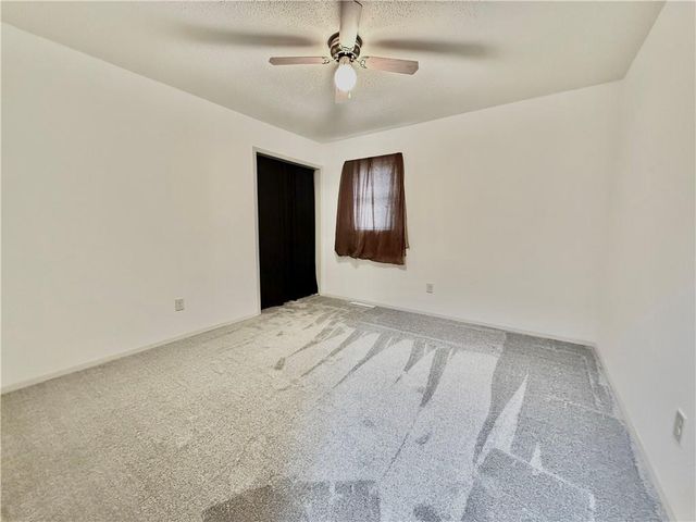 422 E THOMPSON Street, Maryville, MO 64468