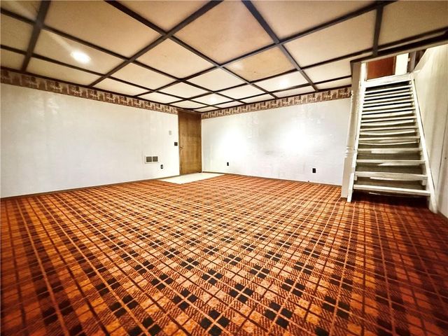 422 E THOMPSON Street, Maryville, MO 64468